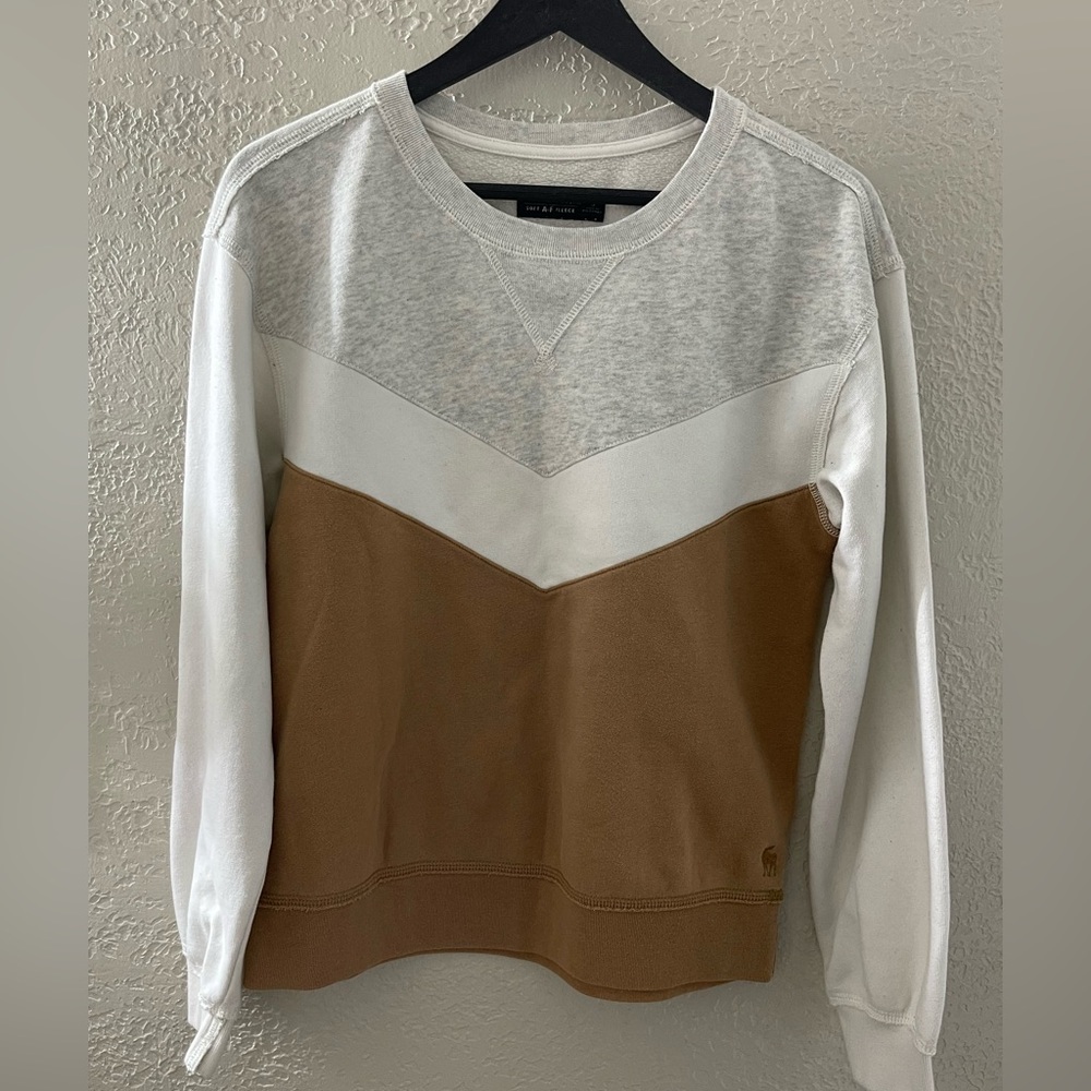 Abercrombie & Fitch Men's Chevron Crewneck Sweater - Gray, White, Tan Size Small
